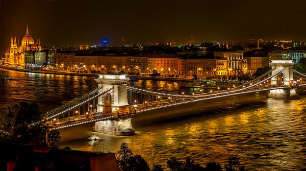 優(yōu)秀的樓體亮化設(shè)計需要符合哪些原則